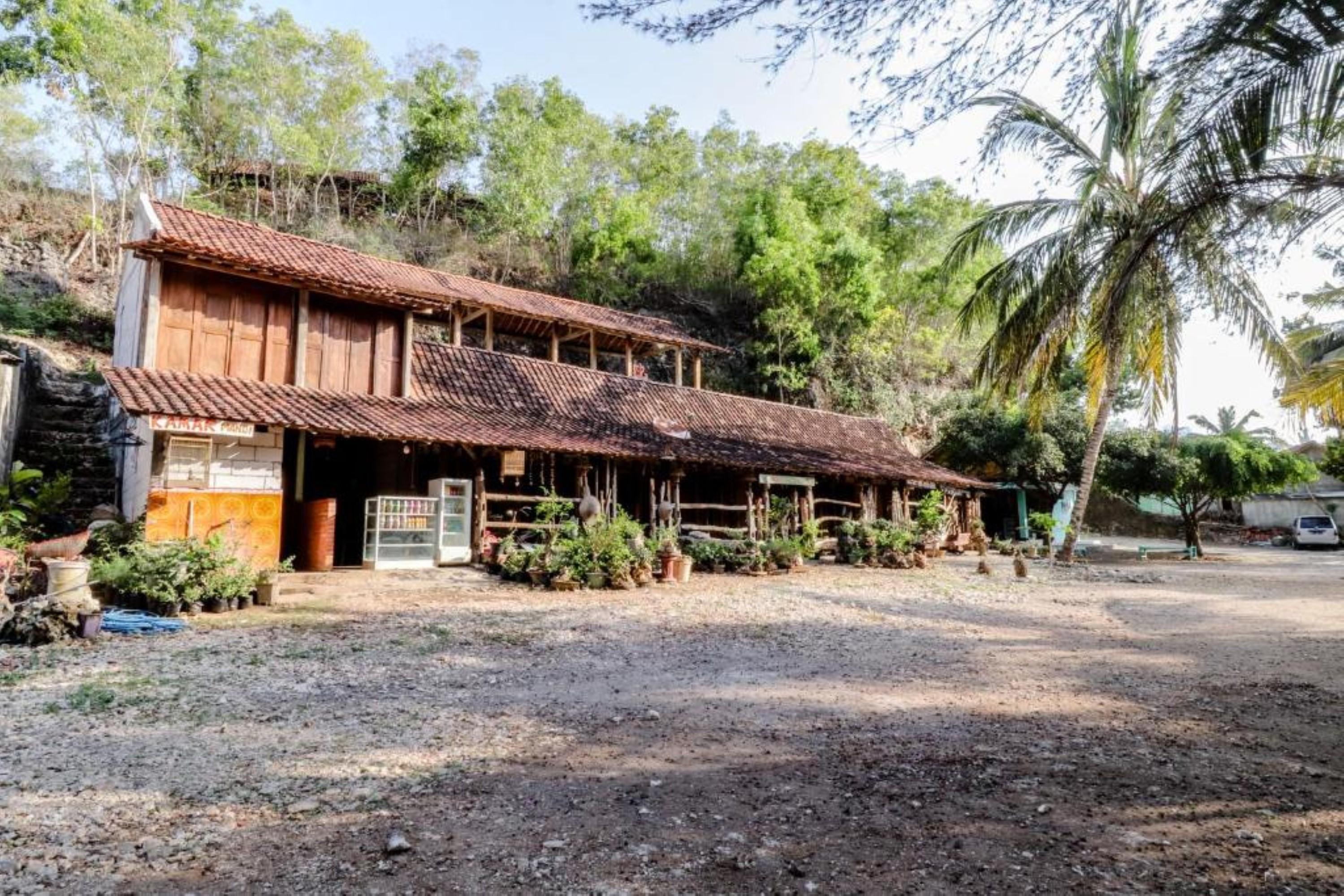 Penginapan Joko Samudro Baron Exteriör bild